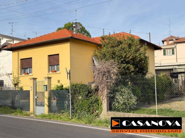 casa indipendente in vendita a Morazzone