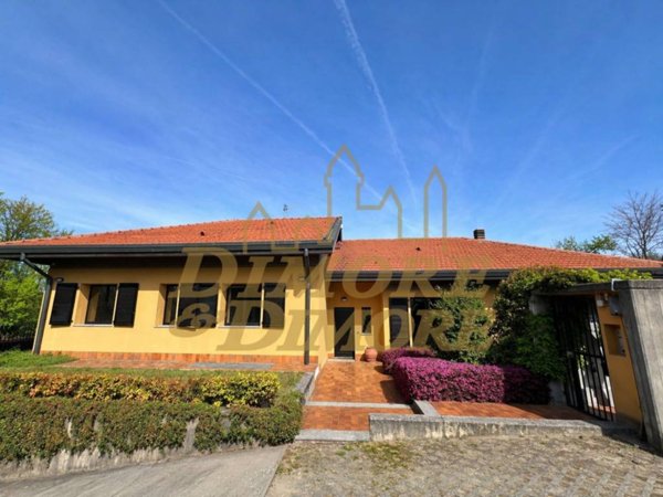 casa indipendente in vendita a Morazzone