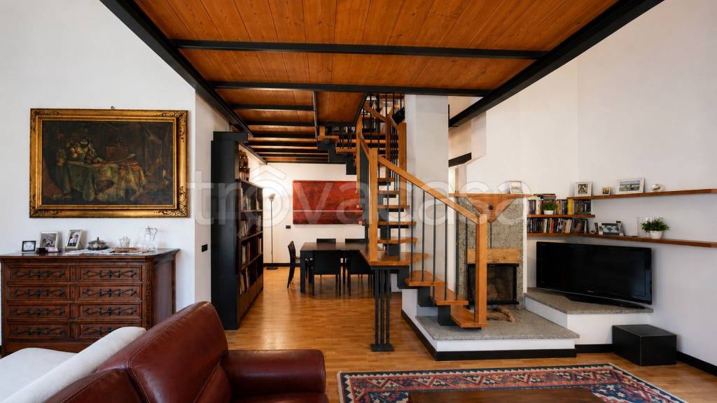 casa indipendente in vendita a Morazzone