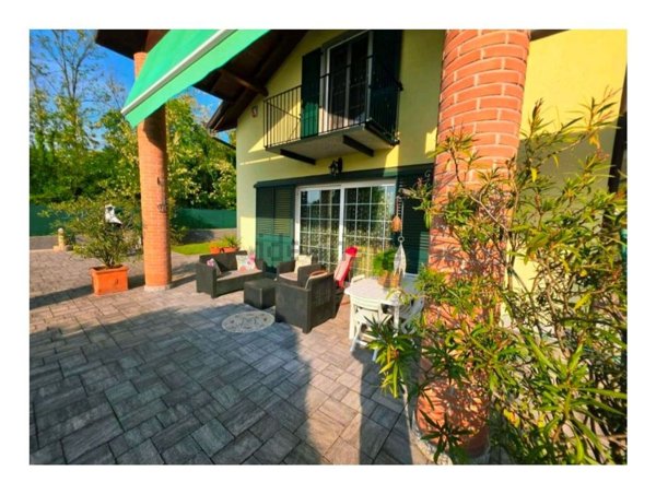 casa indipendente in vendita a Morazzone