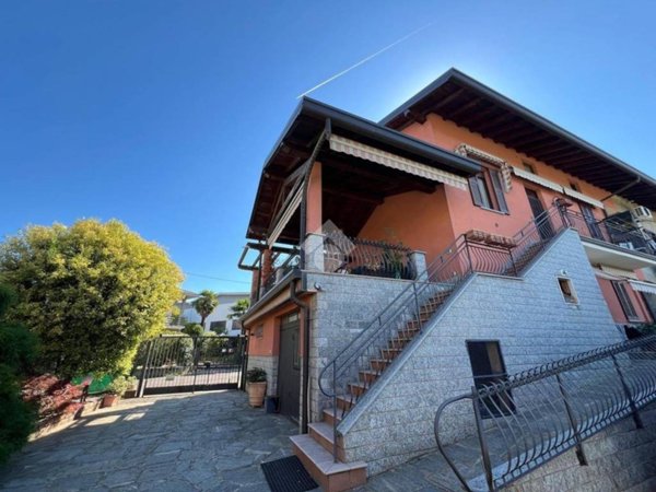 casa indipendente in vendita a Morazzone