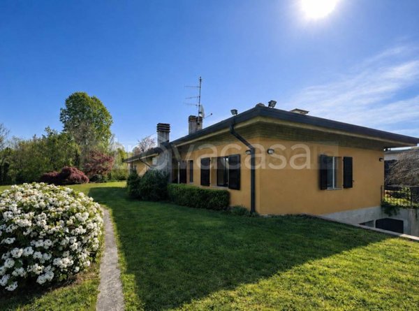 casa indipendente in vendita a Morazzone