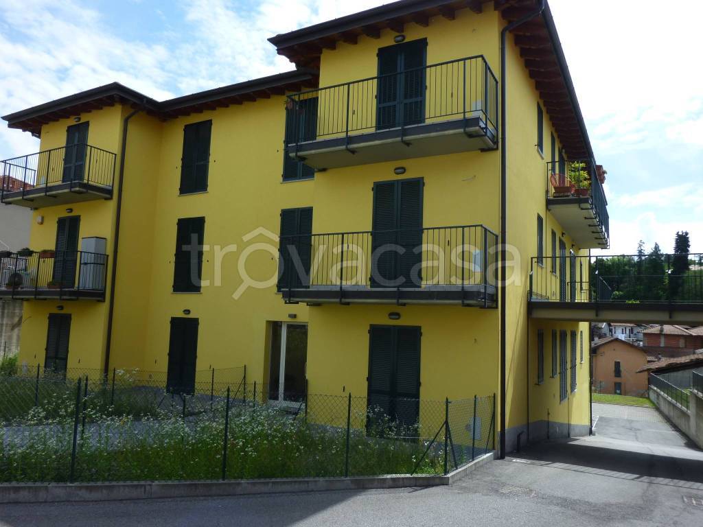 appartamento in vendita a Mornago in zona Montonate
