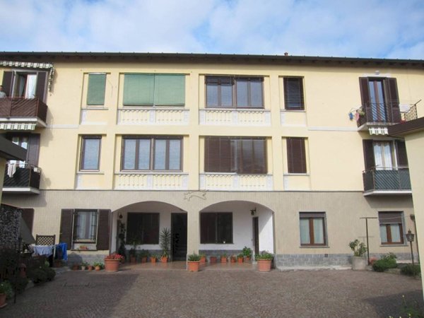 appartamento in vendita a Mornago in zona Montonate