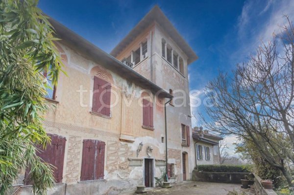 villa in vendita a Mornago in zona Montonate