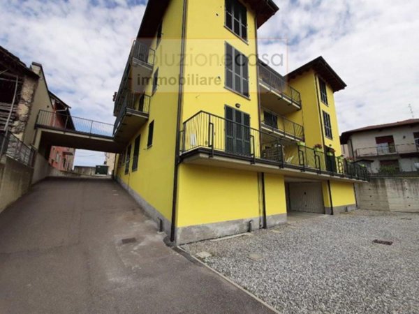 appartamento in vendita a Mornago in zona Montonate