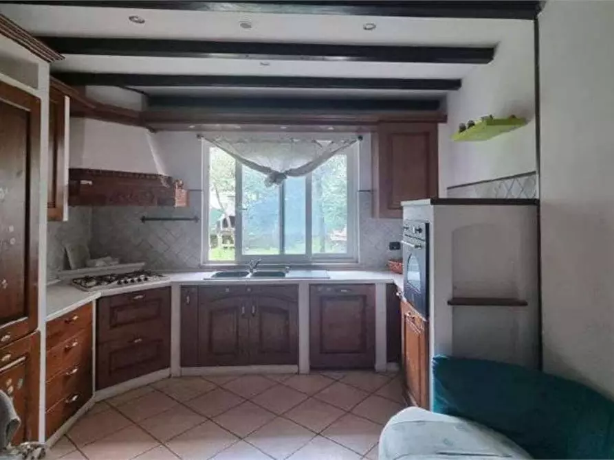 appartamento in vendita a Mornago in zona Crugnola