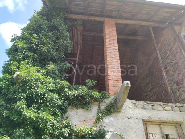 appartamento in vendita a Mornago in zona Crugnola