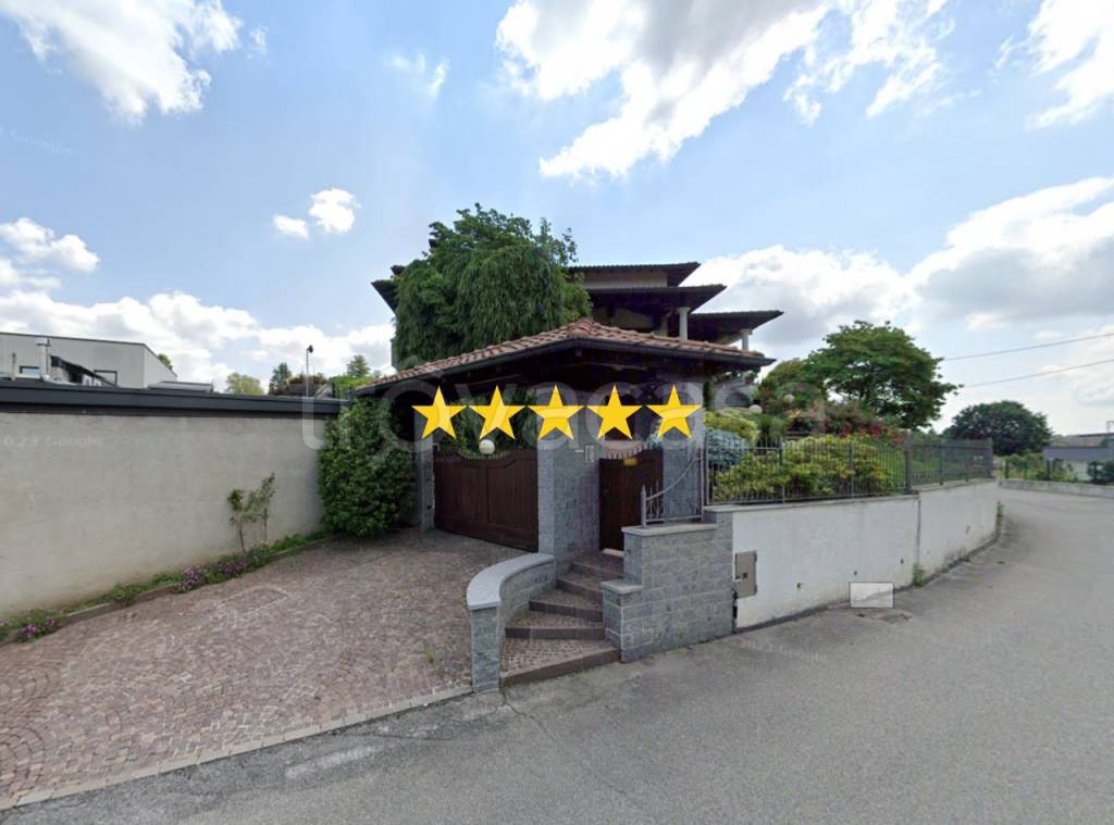 appartamento in vendita a Mornago in zona Crugnola