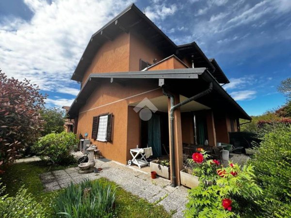 casa indipendente in vendita a Mornago