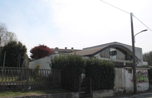 ufficio in vendita a Mornago in zona Crugnola
