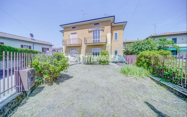 casa indipendente in vendita a Mornago in zona Crugnola