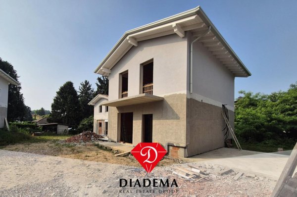 casa indipendente in vendita a Mornago