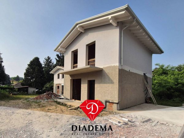 casa indipendente in vendita a Mornago