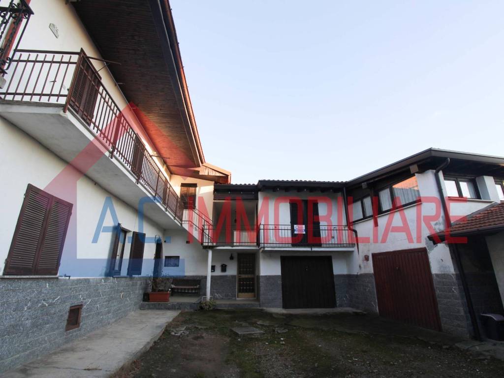 appartamento in vendita a Mornago in zona Montonate