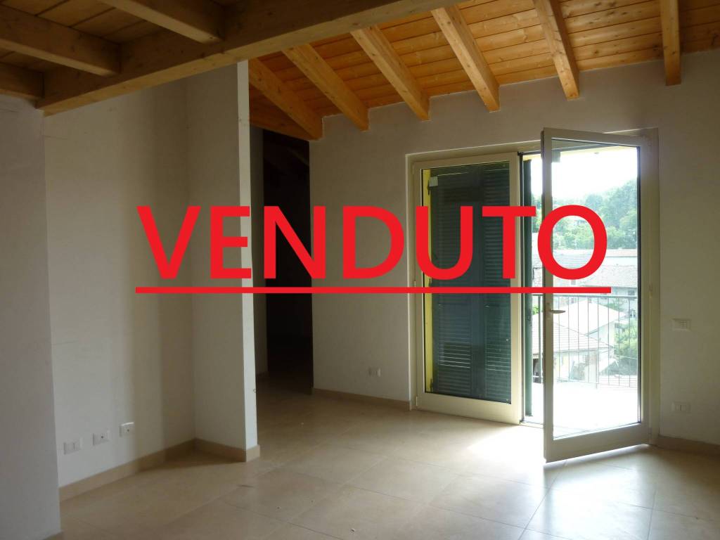 appartamento in vendita a Mornago in zona Montonate