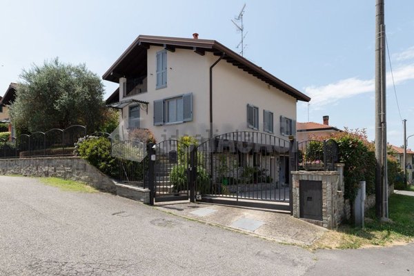 casa indipendente in vendita a Mornago