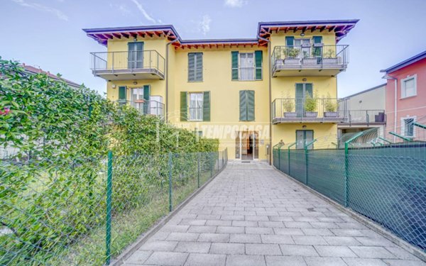 appartamento in vendita a Mornago in zona Montonate