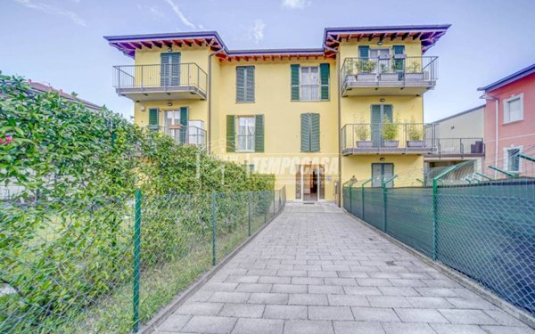 appartamento in vendita a Mornago in zona Montonate