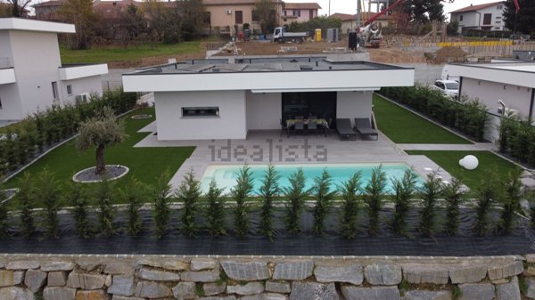 casa indipendente in vendita a Mornago in zona Vinago