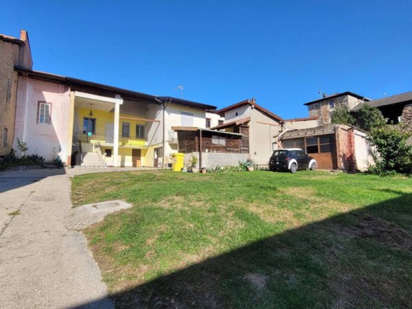 casa indipendente in vendita a Mornago in zona Montonate