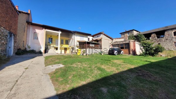 appartamento in vendita a Mornago in zona Montonate