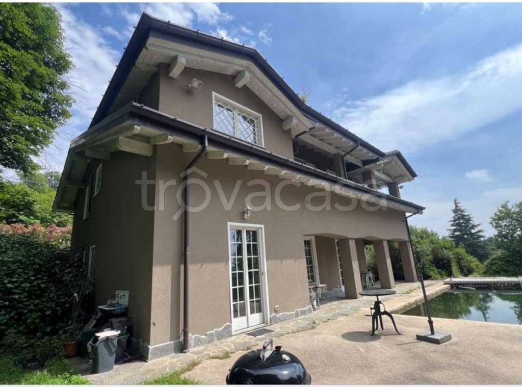 casa indipendente in vendita a Mornago in zona Montonate