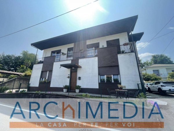 appartamento in vendita a Mornago in zona Crugnola