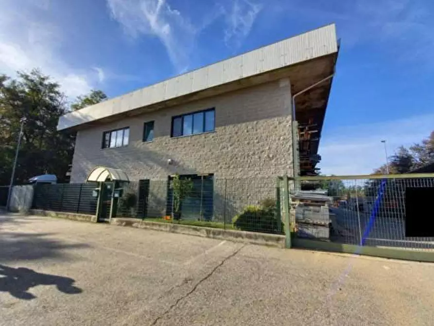 locale di sgombero in vendita a Mornago