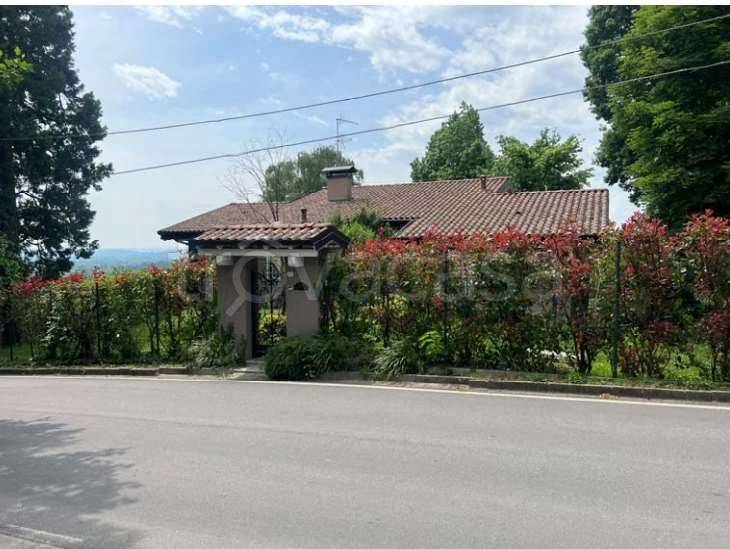 casa indipendente in vendita a Mornago in zona Montonate