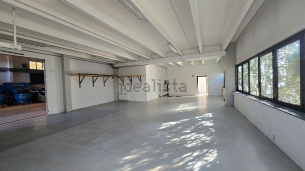 locale di sgombero in vendita a Mornago