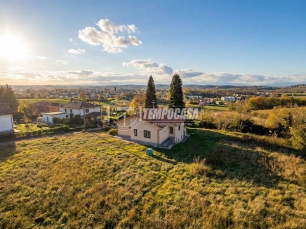 casa indipendente in vendita a Mornago in zona Crugnola