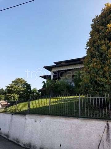 casa indipendente in vendita a Mornago in zona Crugnola