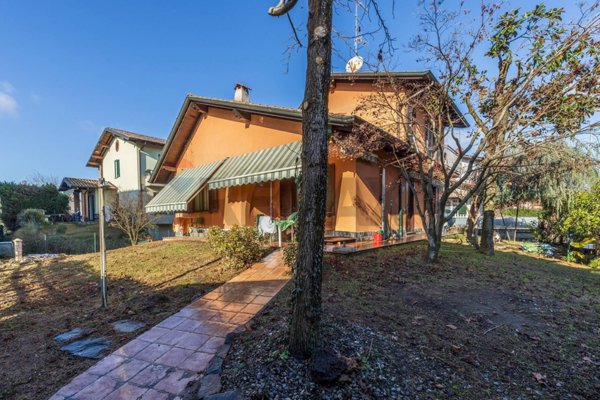 casa indipendente in vendita a Mornago in zona Crugnola