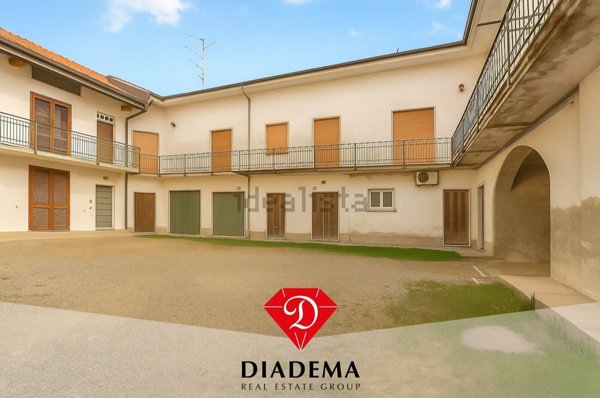 appartamento in vendita a Mornago in zona Montonate