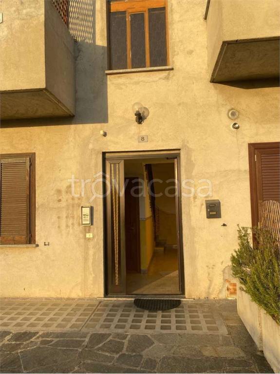 appartamento in vendita a Mornago in zona Crugnola