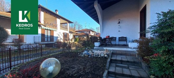 casa semindipendente in vendita a Mornago in zona Crugnola