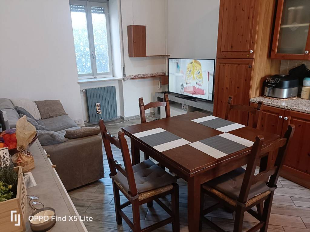 appartamento in vendita a Mornago in zona Crugnola