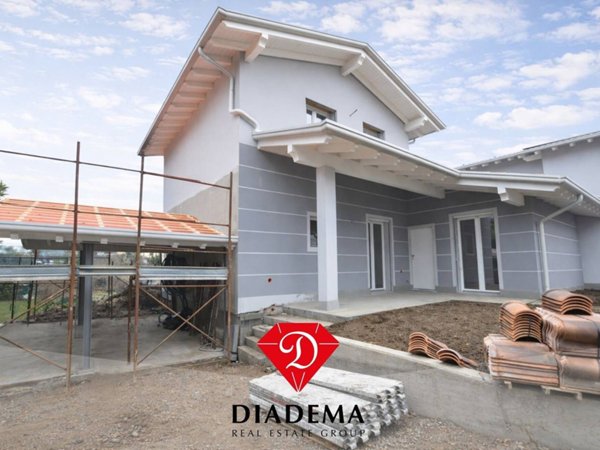 casa indipendente in vendita a Mornago