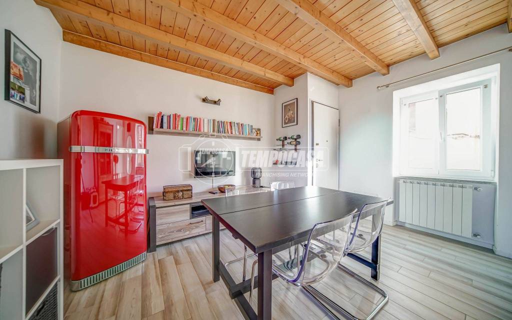 appartamento in vendita a Mornago in zona Montonate