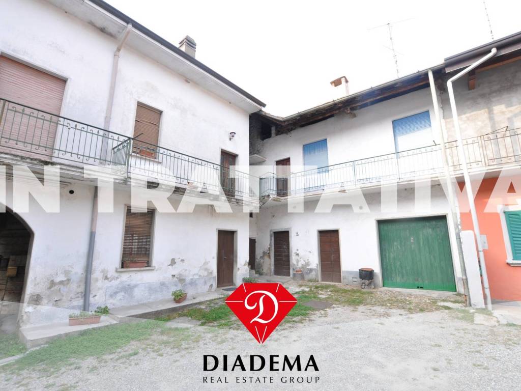 casa indipendente in vendita a Mornago in zona Montonate