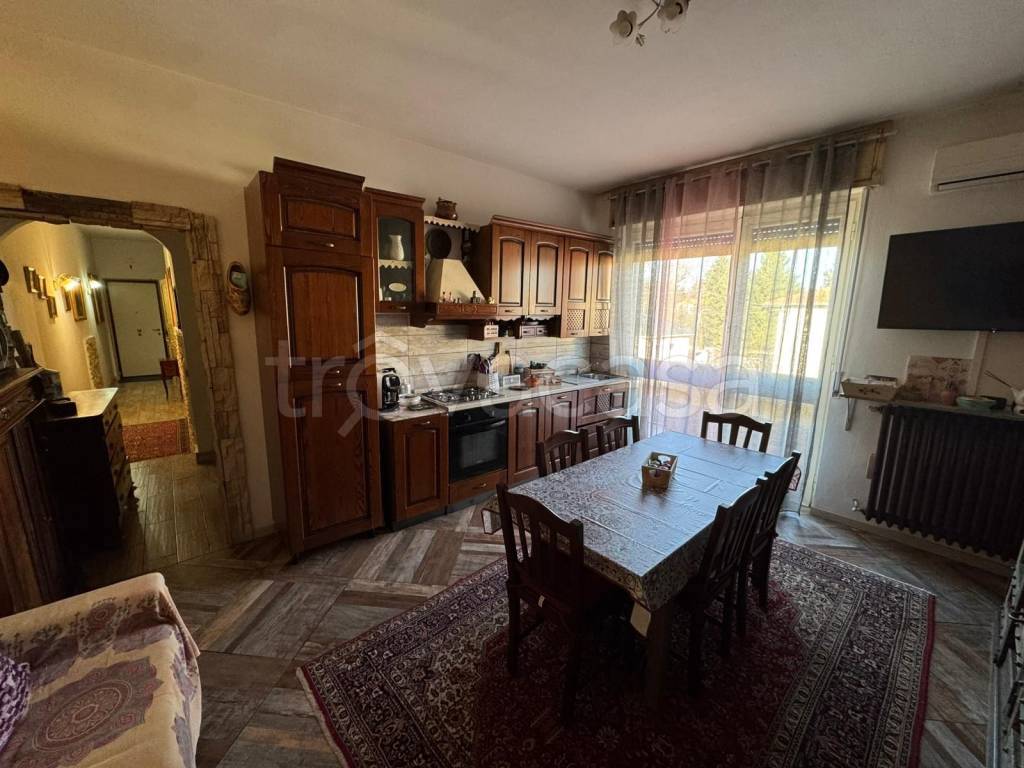 appartamento in vendita a Mornago in zona Crugnola