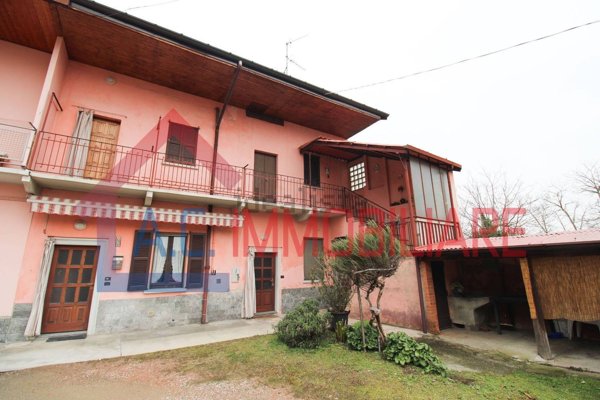 appartamento in vendita a Mornago in zona Crugnola