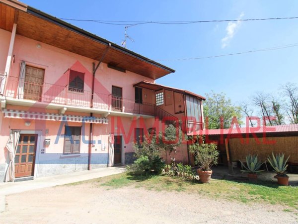 casa indipendente in vendita a Mornago in zona Crugnola