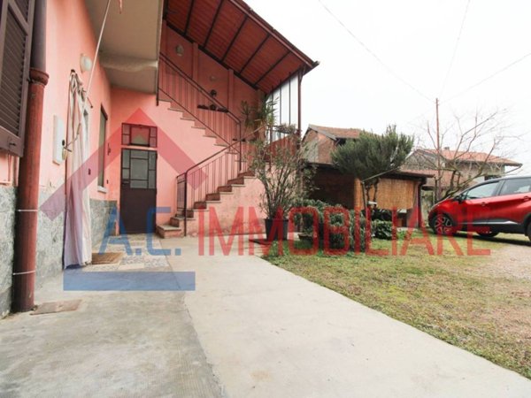 casa indipendente in vendita a Mornago in zona Crugnola