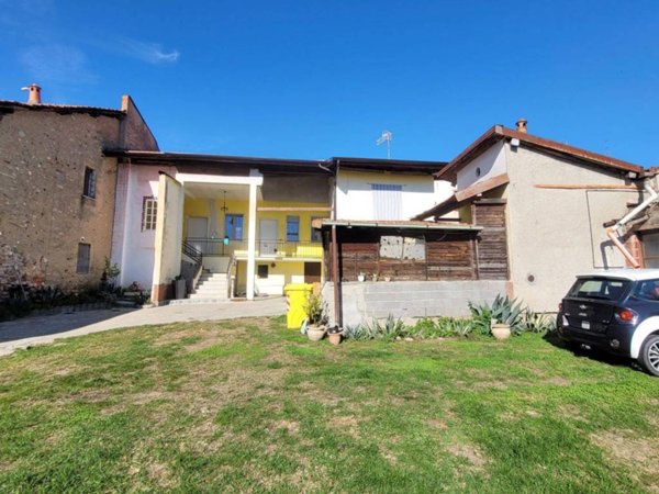 casa indipendente in vendita a Mornago in zona Montonate