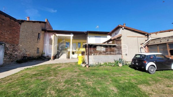 casa indipendente in vendita a Mornago in zona Montonate