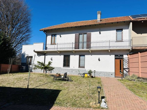 casa indipendente in vendita a Mornago in zona Crugnola