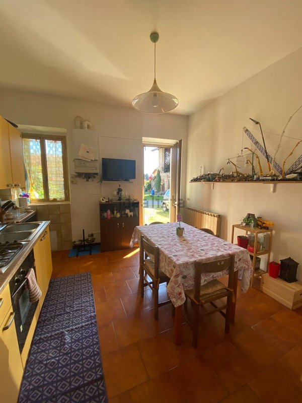 appartamento in vendita a Mornago in zona Crugnola