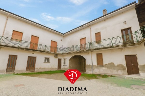 appartamento in vendita a Mornago in zona Montonate